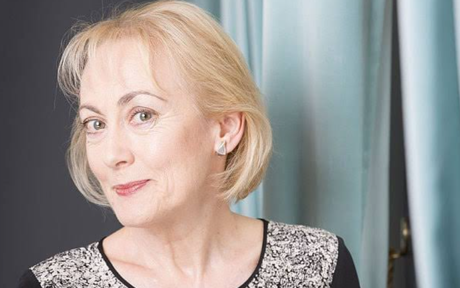 Paula Wilcox